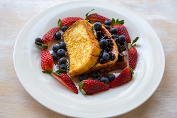 French toast with fresh fruits