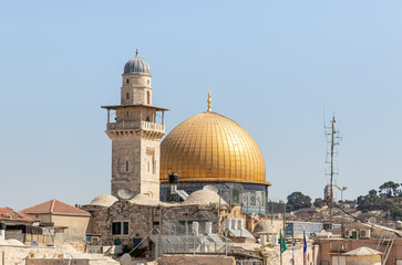 Obraz premium View of the View of the El Othman Mosque and Dome of the Rock in the Old City in Jerusalem, Israel