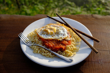 Tomato Sauce Spaghetti place the eggs, sprinkle with pepper. The bright morning air
