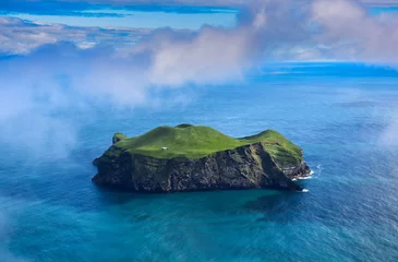 Fleecedeken met foto Aerial view of beautiful small island in Iceland © surangaw