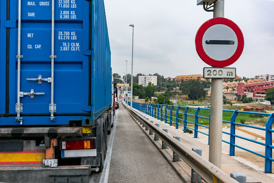 Se&ntilde;al de trafico de frontera o aduana