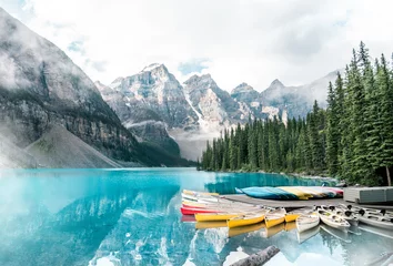 Foto auf Acrylglas Schöner Moraine Lake im Banff Nationalpark, Alberta, Kanada © surangaw