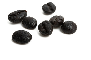 Fototapeta na wymiar black coffee grains isolated