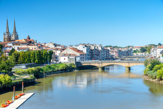 「SudOuest」の画像 4,955 件の Stock 写真、ベクターおよびビデオ Adobe Stock