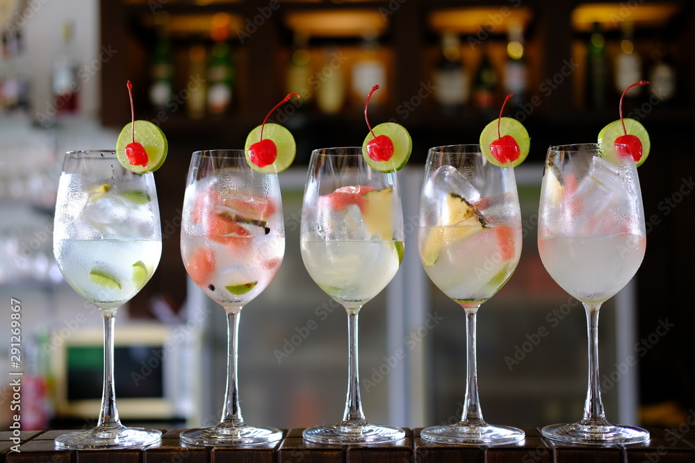 Wall mural glasses of cocktails on table