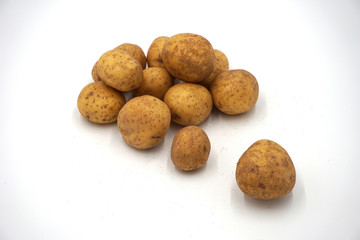 Fototapeta na wymiar Kartoffeln nach der Ernte