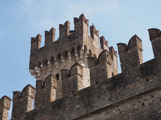 Sirmione – Altstadt mit der Rocca Scaligera – einer der schönsten Wasserburgen Europas