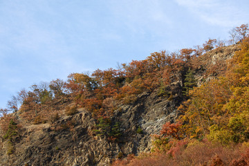 空と岩と紅葉（坂城）