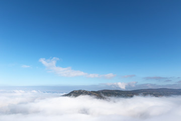 Au dessus des nuages