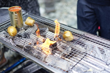 川辺でBBQ
