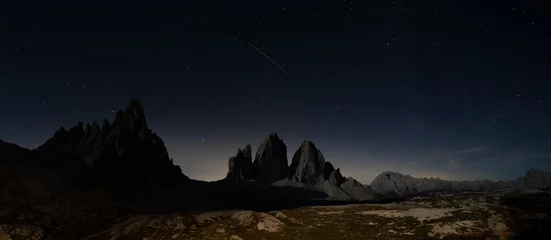 Deurstickers Tre Cime di Lavaredo  panorama di notte sotto il cielo stellato - Dolomiti di Sesto © Sebàstian