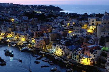 Village de pêcheurs de Corricella de nuit