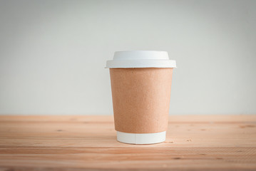 Disposable coffee cup with lid. Coffee to take away.