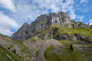 Bergwanderweg von Innereriz über die Sichle nach Merligen (Schweiz, Bern, Berner Oberland)