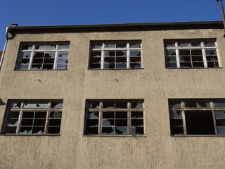 Fototapeta na wymiar altes Fabrikgebäude