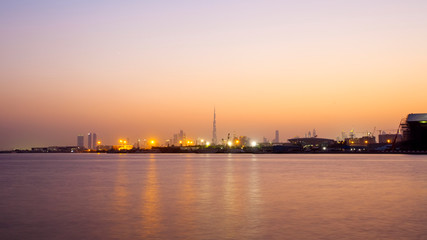 Obraz premium sunset in Dubai city view, United Arab Emirates