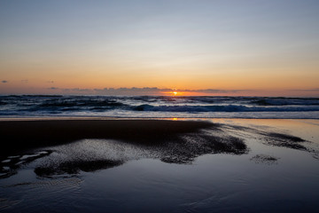 Obraz premium coucher de soleil sur la plage ocean