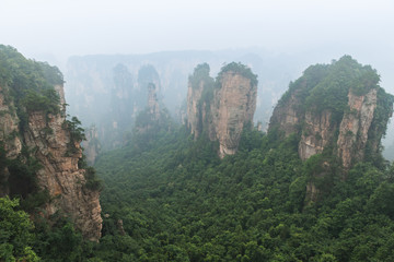 Fototapeta na wymiar Zhangjiajie National Forest Park