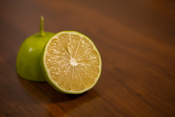 Lima fresca partida