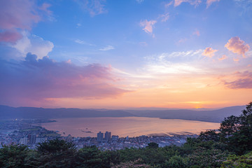 長野県・諏訪市 夏の立石公園の夕景