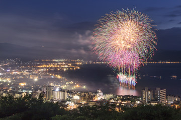長野県・諏訪市 全国新作花火競技大会の風景