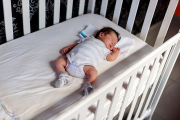 Bebé recién nacido dormido 35