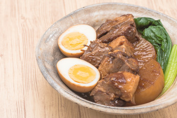 豚肉・大根・卵の甘辛煮