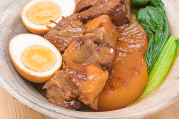 豚肉・大根・卵の甘辛煮