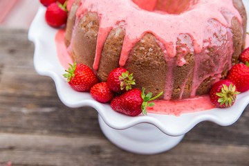 bundt strawberry cake