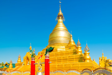 Naklejka premium The Shwezigon Pagoda or Shwezigon Paya is a Buddhist temple located in Nyaung-U, a town near Bagan,Myanmar. 