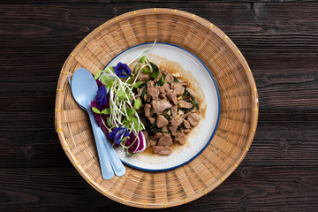 Stir-fried spicy beef with basil