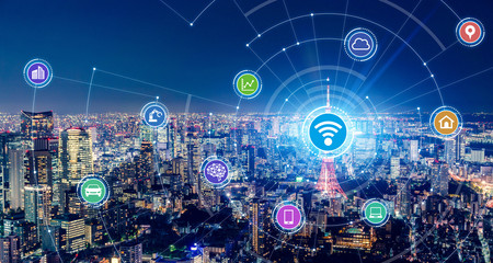 ワイヤレスネットワーク　5G　モバイル通信 © metamorworks