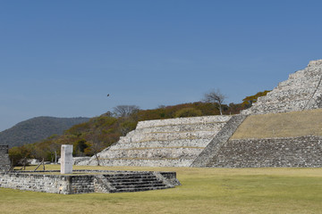 Pirámide del sitio arqueológico de Xochicalco, en el Municipio de Miacatlán en el estado de...