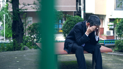 孤独な中高年男性