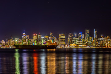 Naklejka premium Vancouver Skyline at night