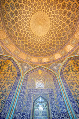 Fototapeta na wymiar Amazing view of dome inside Sheikh Lotfollah Mosque, Isfahan