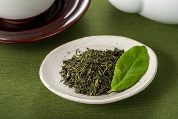 緑茶と茶葉