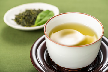 緑茶と茶葉