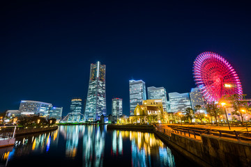 Fototapeta premium city skyline looking up night view in Yokohama