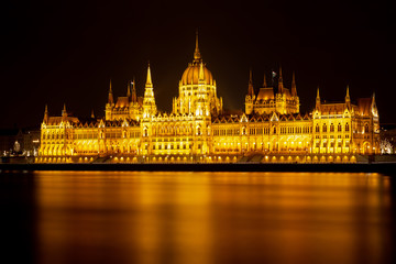 Obraz premium Long exposure night picture from beautiful, famous parliament from Budapest, capital of Hungary