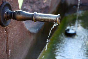 Franziskusbrunnen beim Kollegium St. Fidelis, Stans, Nidwalden, Schweiz