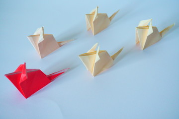 整列したねずみの折り紙４
