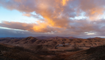 Fuerteventura, panoramique colines, coucher de soleil