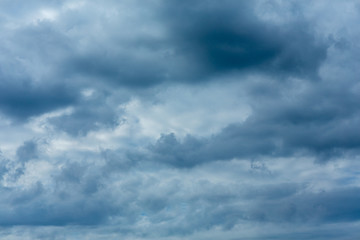 Obraz premium Morze chmur błękitne niebo