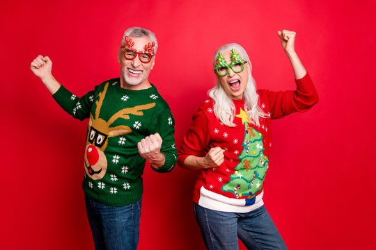 Disco 2020 eve noel time tradition concept. Photo of two elderly grey white haired two friends people having discotheque theme masquerade carnival isolated vivid color background