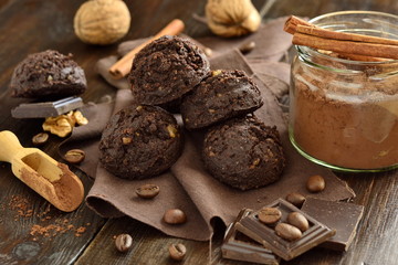 Chocolate rye biscuits with walnuts