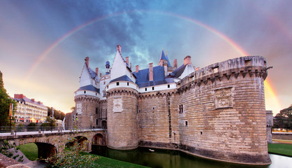 Castle Ducs de Bretagne with rainbow, Nantes - France - obrazy, fototapety, plakaty