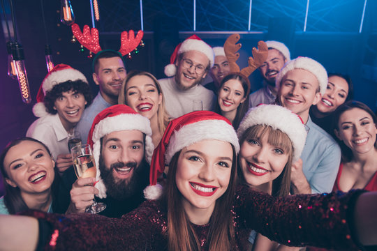 Self-portrait of nice-looking attractive lovely cheerful cheery positive glad funny ladies and guys having fun rest relax chill out time at luxury fogged nightclub indoors