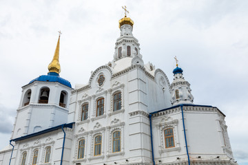 Fototapeta na wymiar ULAN UDE, RUSSIA - SEPTEMBER 06, 2019: Cathedral of Our Lady of Smolensk or Odigitrievsky Cathedral in Ulan Ude, Russia.