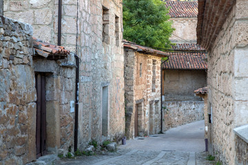 Fototapeta na wymiar Empty Street; Orbaneja del Castillo; Burgos